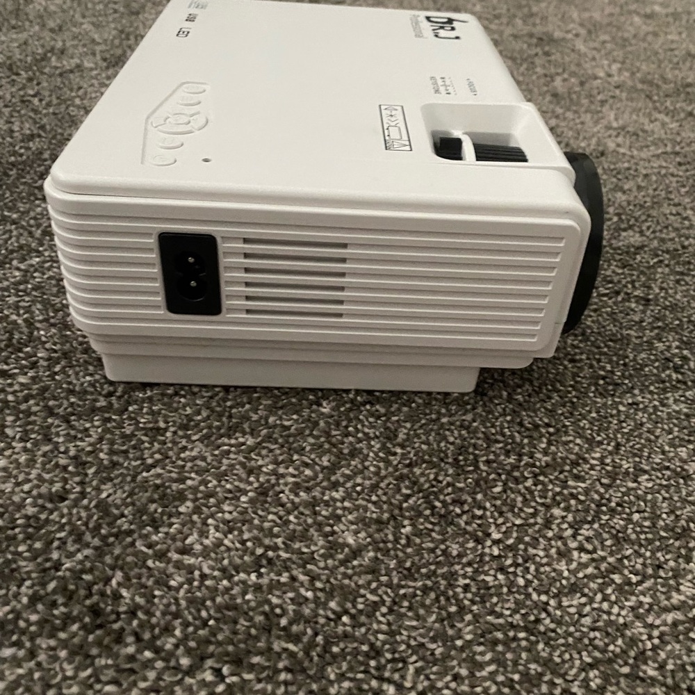 Projector - Picture 6 of 6